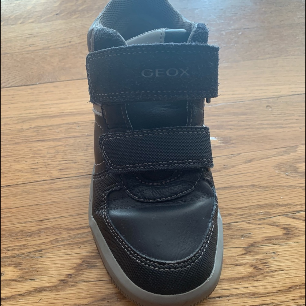 Boys shoes